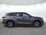 2021 Highlander Hybrid Thumbnail 3