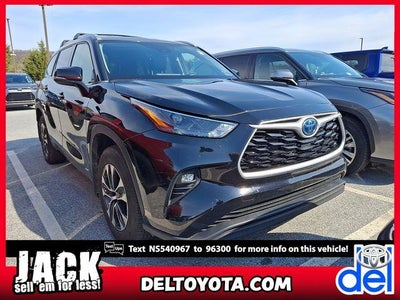 Photo of a 2022 Toyota Highlander Hybrid AWD XLE 4DR SUV for sale