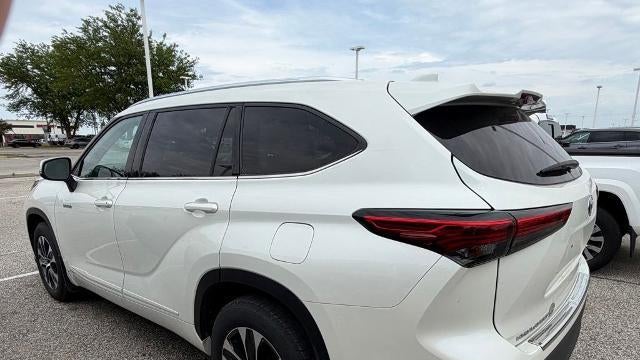 2021 Toyota Highlander Hybrid XLE