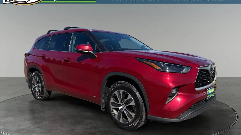 Preowned 2022 Toyota Highlander Hybrid XLE for Sale