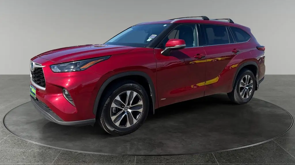 2022 Toyota Highlander Hybrid XLE