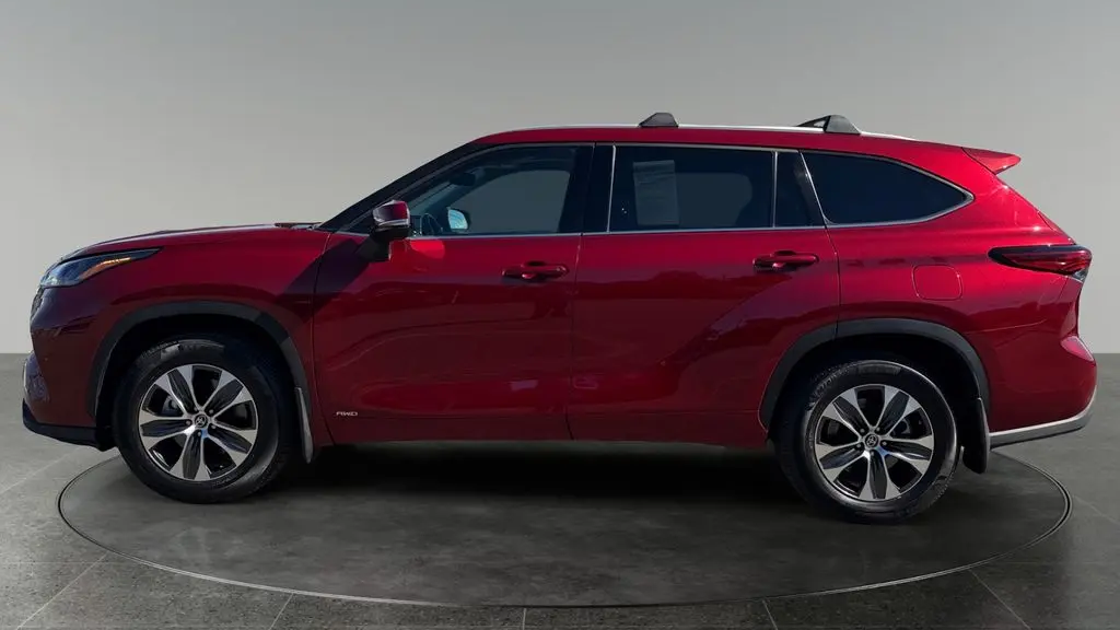 2022 Toyota Highlander Hybrid XLE