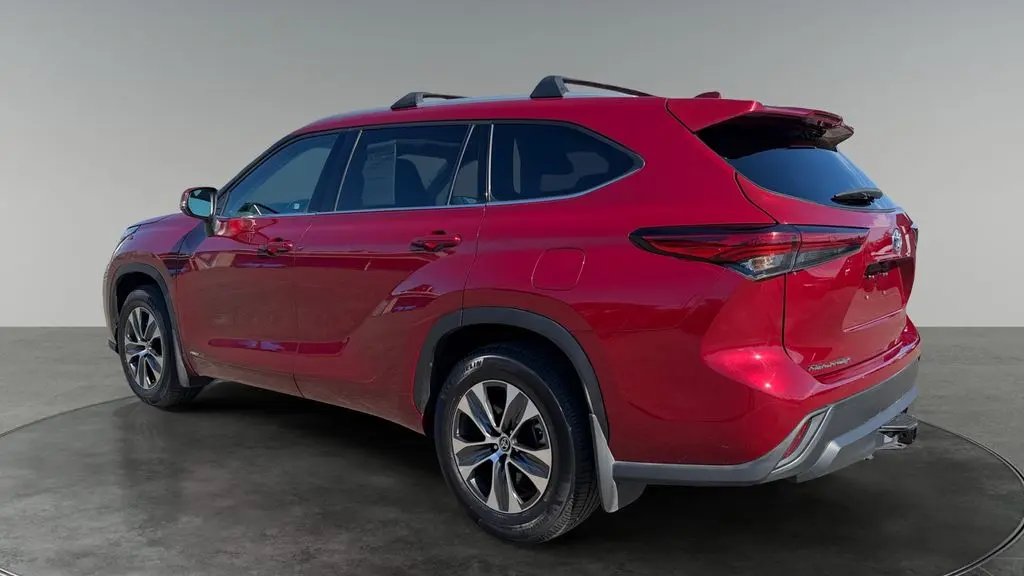 2022 Toyota Highlander Hybrid XLE