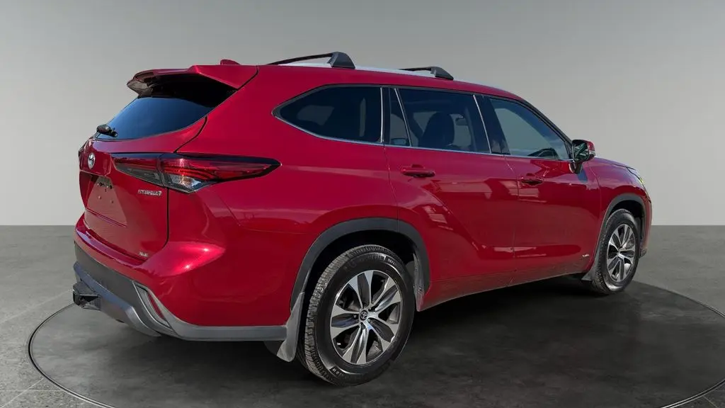 2022 Toyota Highlander Hybrid XLE