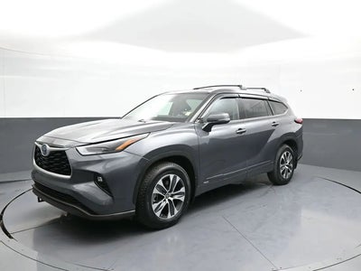 2022 Toyota Highlander Hybrid AWD XLE 4DR SUV