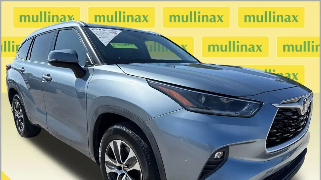 Preowned 2021 Toyota Highlander XLE for Sale