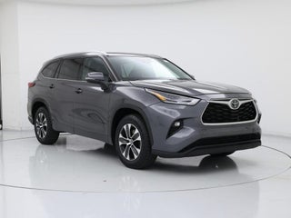 2021 Toyota Highlander with Magnetic Gray Metallic Exterior