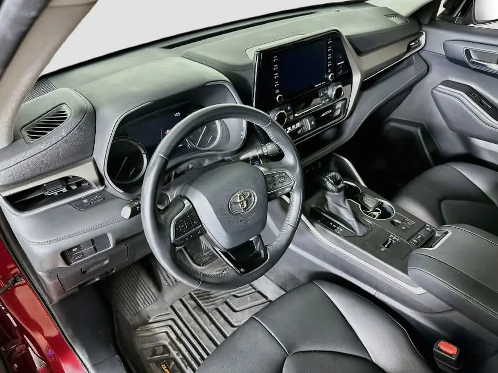2020 Toyota Highlander - $27,072