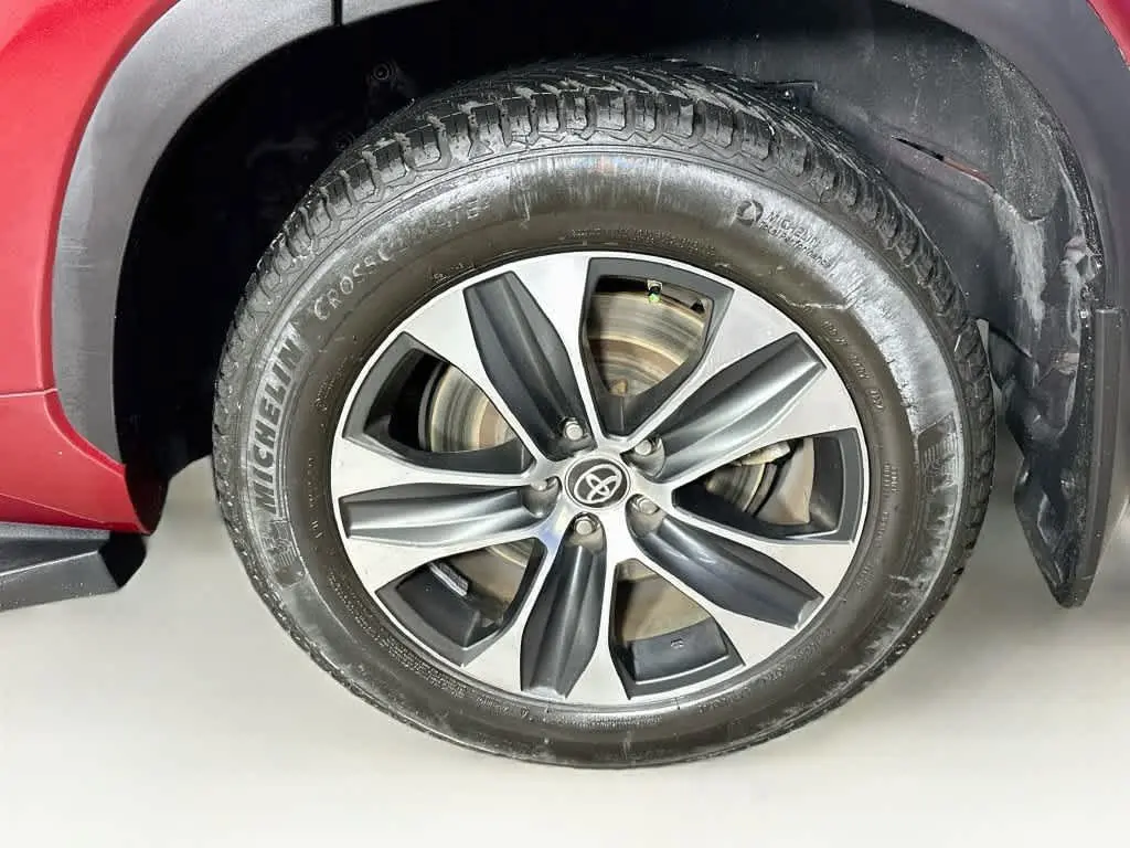 2020 Toyota Highlander - $27,072