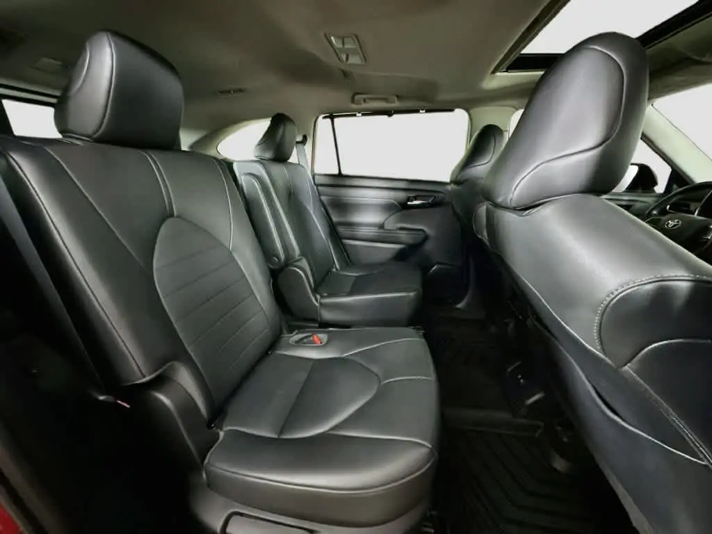 2020 Toyota Highlander - $27,072