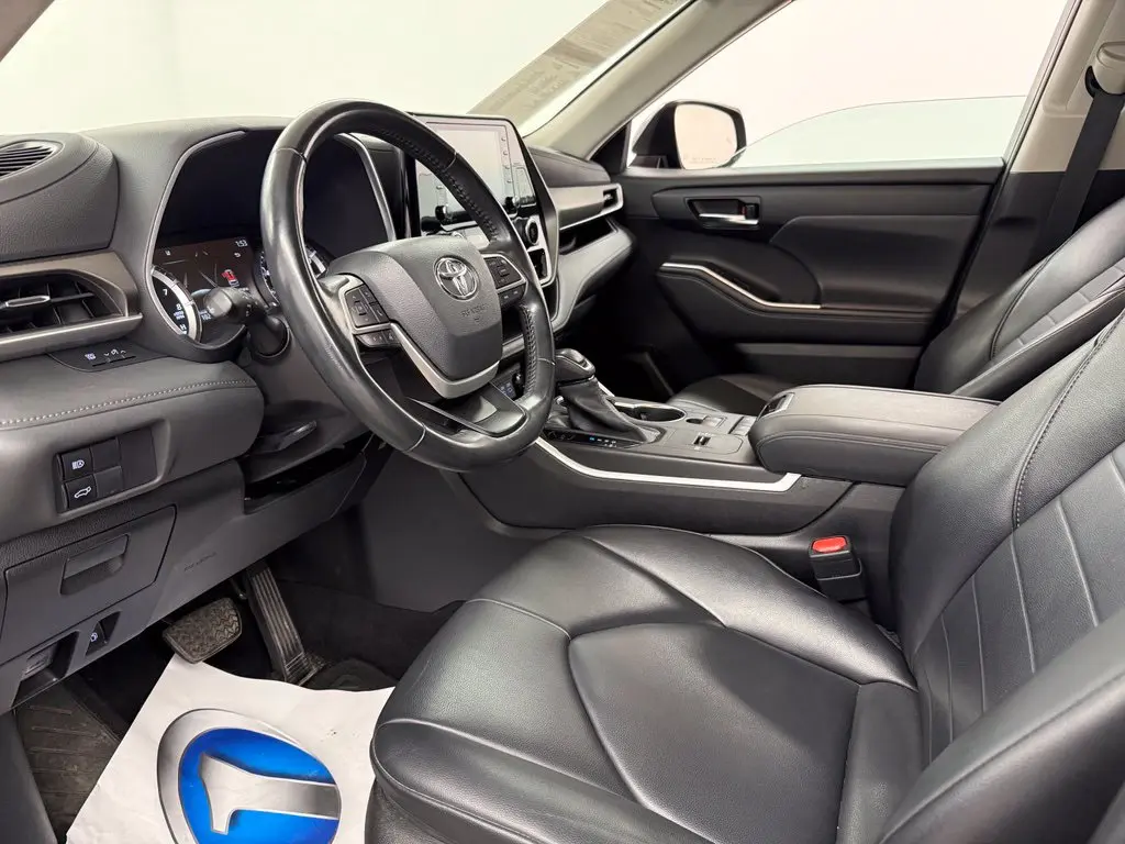 2022 Toyota Highlander - $29,975