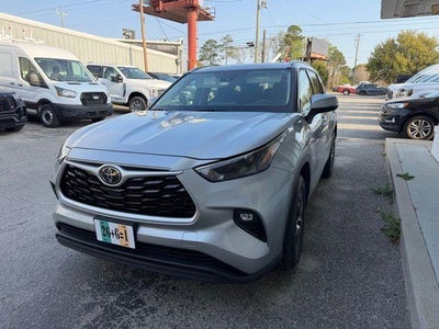 2022 Toyota Highlander XLE 4DR SUV