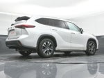 2022 Highlander Thumbnail 32