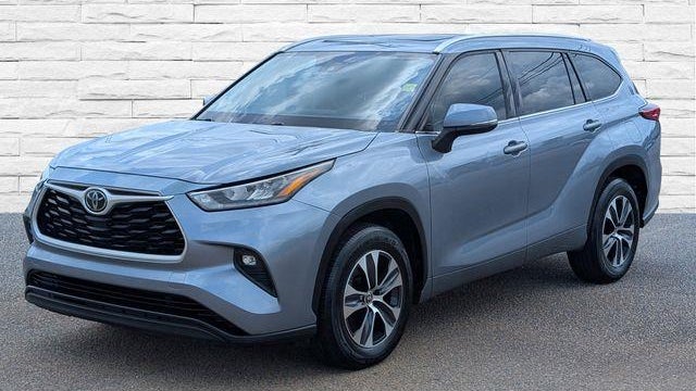 Preowned 2020 Toyota Highlander XLE for Sale