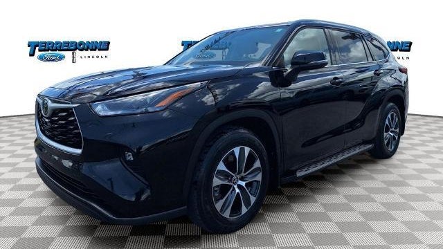 Preowned 2022 Toyota Highlander XLE for Sale
