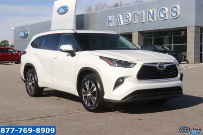 2022 Toyota Highlander XLE 4DR SUV