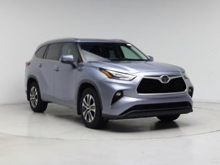 2021 Toyota Highlander with Magnetic Gray Metallic Exterior