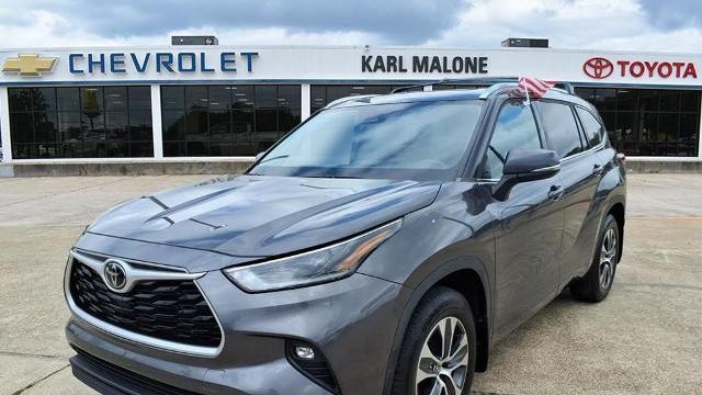 Preowned 2021 Toyota Highlander XLE for Sale
