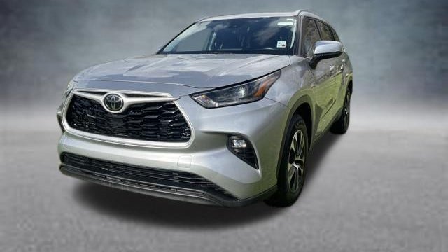 Preowned 2021 Toyota Highlander XLE for Sale