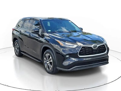 2021 Toyota Highlander XLE 4DR SUV