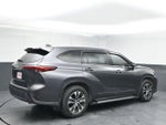 2022 Highlander Thumbnail 7
