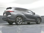 2022 Highlander Thumbnail 32