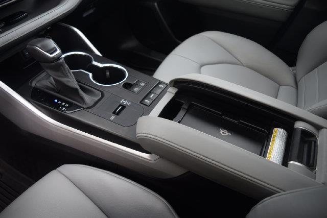 2021 Toyota Highlander - $22,000