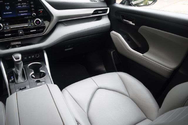 2021 Toyota Highlander - $22,000