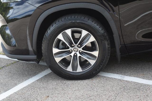 2021 Toyota Highlander - $22,000