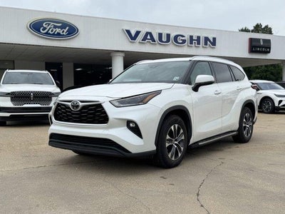 2021 Toyota Highlander XLE 4DR SUV