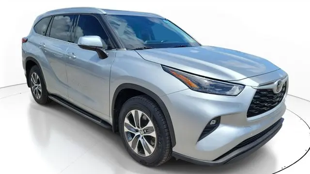 Preowned 2022 Toyota Highlander XLE for Sale