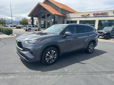 2020 Toyota Highlander XLE 4DR SUV