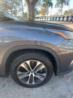 2021 Highlander Thumbnail 3