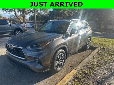 2021 Toyota Highlander XLE 4DR SUV