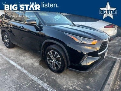 2022 Toyota Highlander XLE 4DR SUV