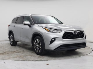 2020 Toyota Highlander with Celestial Silver Metallic Exterior