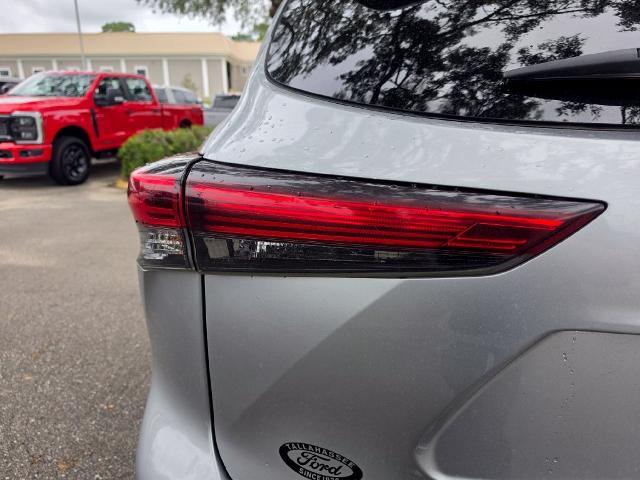 2020 Toyota Highlander - $21,995