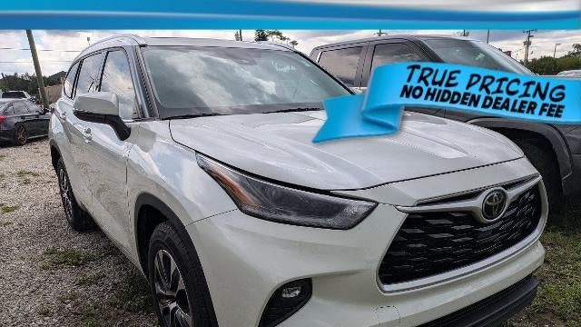 Preowned 2021 Toyota Highlander XLE for Sale