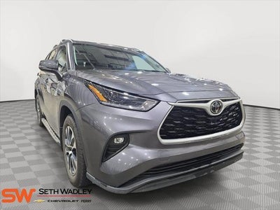 2021 Toyota Highlander XLE 4DR SUV