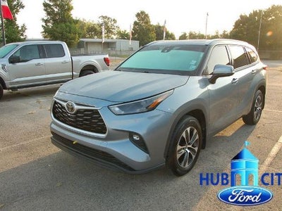 2022 Toyota Highlander XLE 4DR SUV