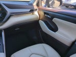 2022 Highlander Thumbnail 17