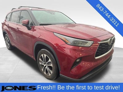 2022 Toyota Highlander XLE 4DR SUV