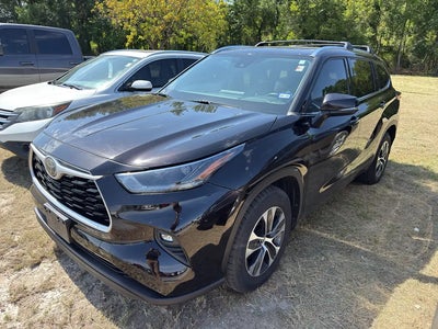 2021 Toyota Highlander XLE 4DR SUV