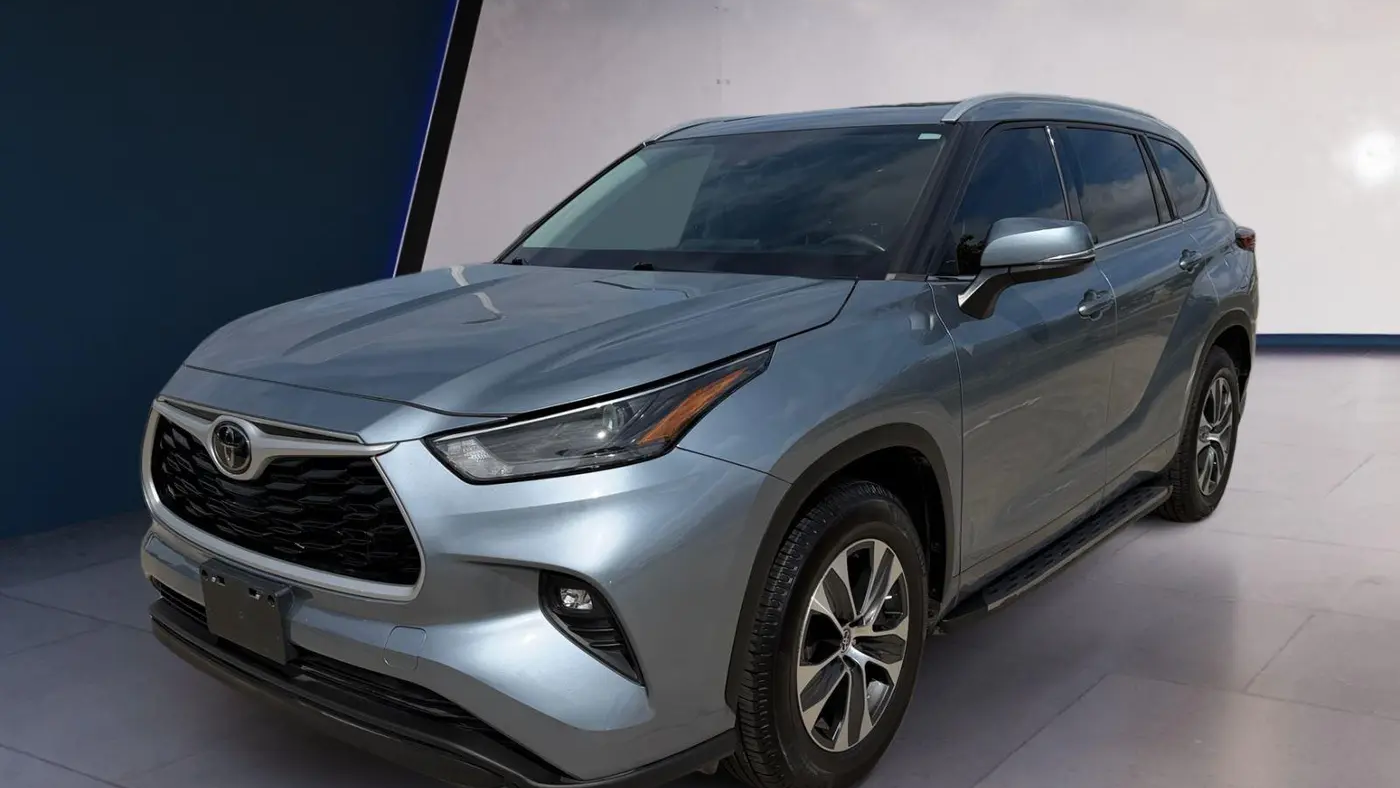Preowned 2022 Toyota Highlander XLE for Sale