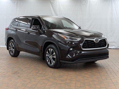 2021 Toyota Highlander AWD XLE 4DR SUV