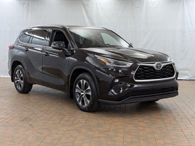 2021 Toyota Highlander AWD XLE 4DR SUV