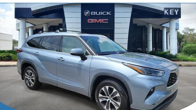 Preowned 2021 Toyota Highlander XLE for Sale