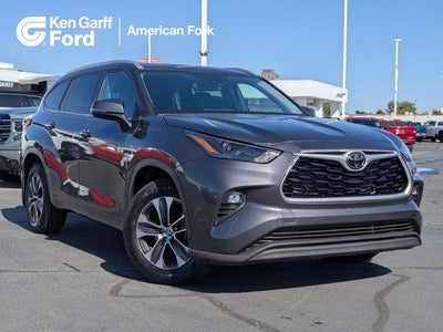 2022 Toyota Highlander AWD XLE 4DR SUV