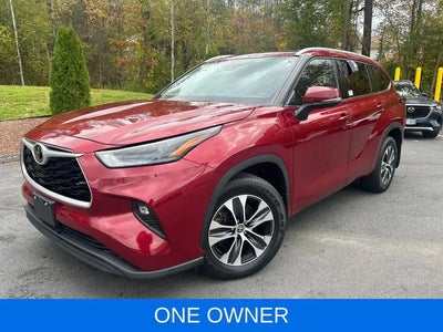 2022 Toyota Highlander AWD XLE 4DR SUV