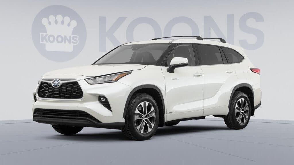 Preowned 2021 Toyota Highlander XLE for Sale